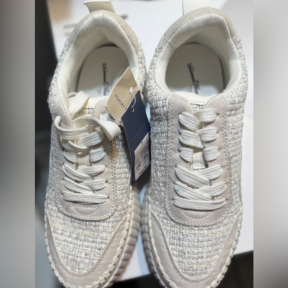 Women’s Memory foam Sneakers NWT. Size 7 - Picture 8 of 9